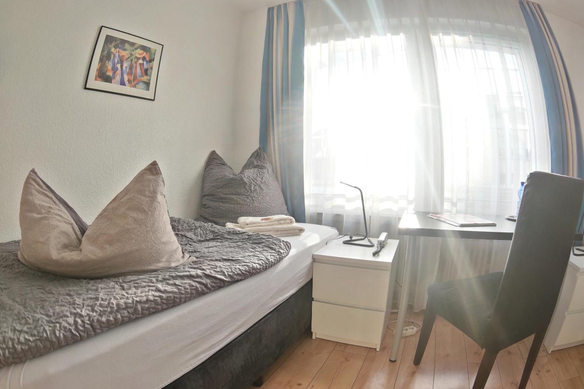 Hotel Merlin Garni Colonia Habitación foto