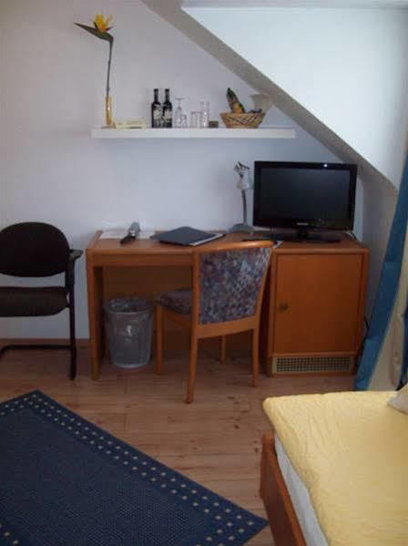Hotel Merlin Garni Colonia Exterior foto
