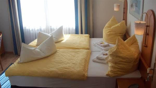Hotel Merlin Garni Colonia Exterior foto