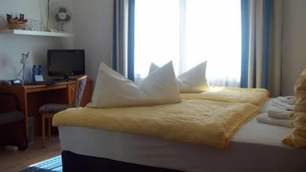 Hotel Merlin Garni Colonia Exterior foto